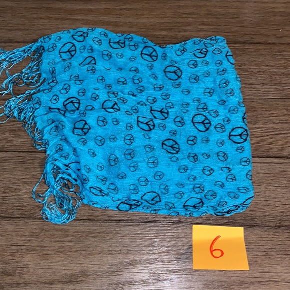 LOT OF 8 WOMENS SCARVES - Picture 7 of 9